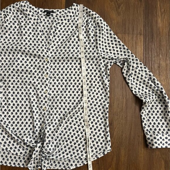 Ann Taylor navy blue and White Blouse - Picture 5 of 9